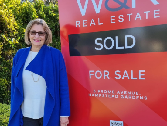 Andrew Rossi Smartre Selling